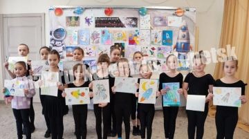 В рамках объявленной Президентом России Недели космоса учреждения культуры Донецка подготовили для детей и взрослых насыщенную программу, посвящённую Дню космонавтики