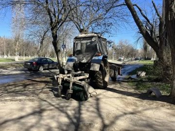 Спецтехника от Кузбасса помогает поддерживать порядок в Горловке