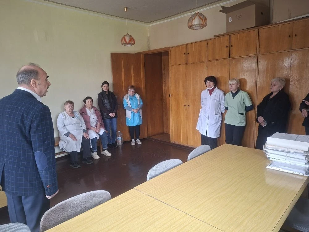 Сегодня, 14 апреля, в рамках поручения Главы ДНР Дениса Пушилина, депутат Макеевского городского совета Александр Подгорный провел встречу с жителями Кировского района по ул. Папанина, 18а