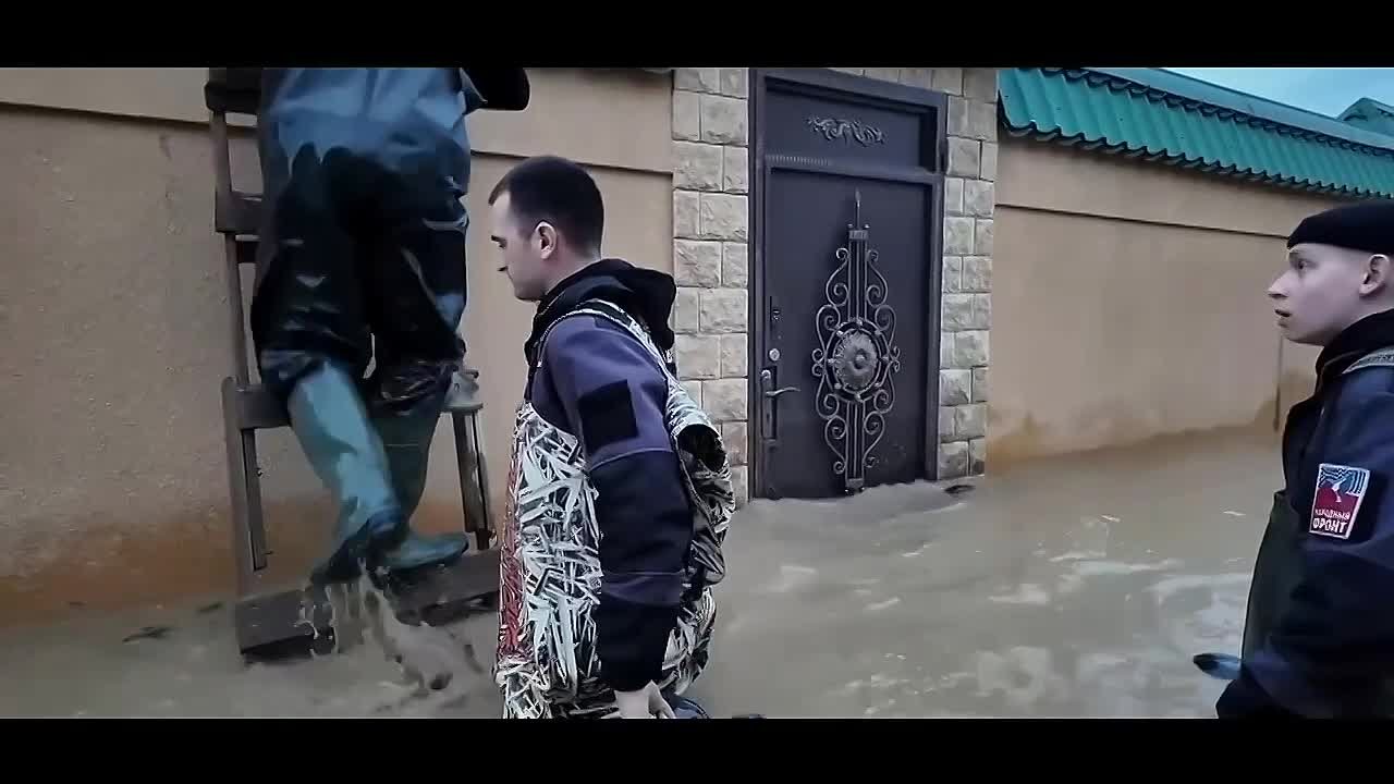 Молодежь ДНР откликнулись на произошедшее в Дагестане и сразу же направилась туда для оказания помощи