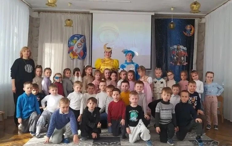 В детских садах Снежного отметили День космонавтики