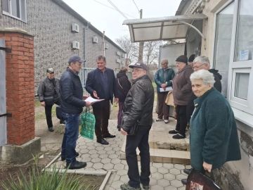 Начальник Мелекинского теротдела провел встречу с жителями