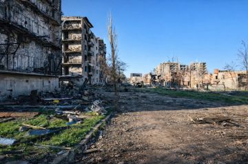 Эвакуация гражданских под звуки дронов: Полиция ДНР посетила Димитров