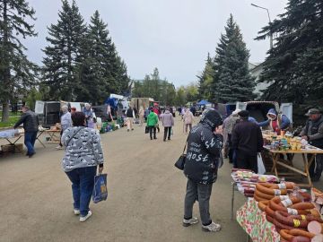 В Докучаевске на центральной площади прошла ярмарка