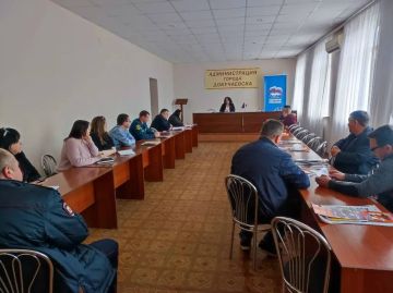 Плановое аппаратное совещание прошло с руководителями предприятий, организаций, учреждений города 14.04.2026 г