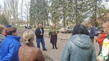 Максим Королюк провел встречу с трудовым коллективом «Городского ДК им. В. Г. Кирсановой»