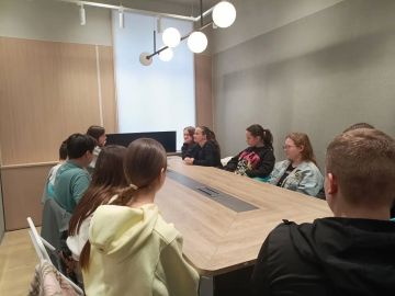 Юные дипломаты из Волновахи присоединились к онлайн-встрече, посвященной Дню космонавтики