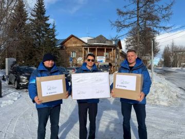 Служба государственного строительного надзора Ямала собрала и направила в Волновахский муниципальный округ более 20 коробок с гуманитарной помощью