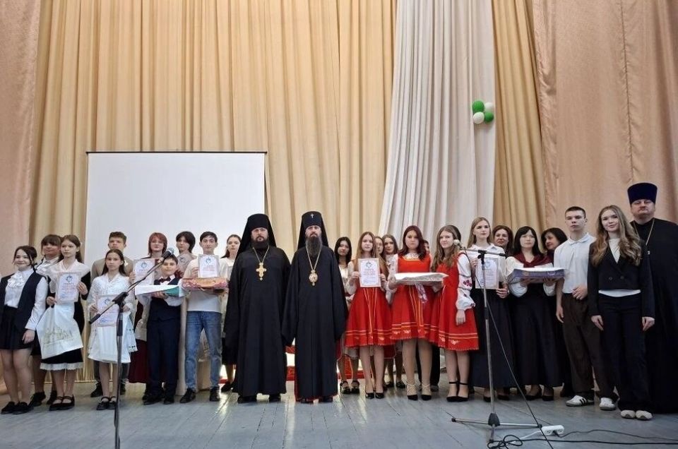Пасхальный молодежный фестиваль объединил молодежь ЛНР