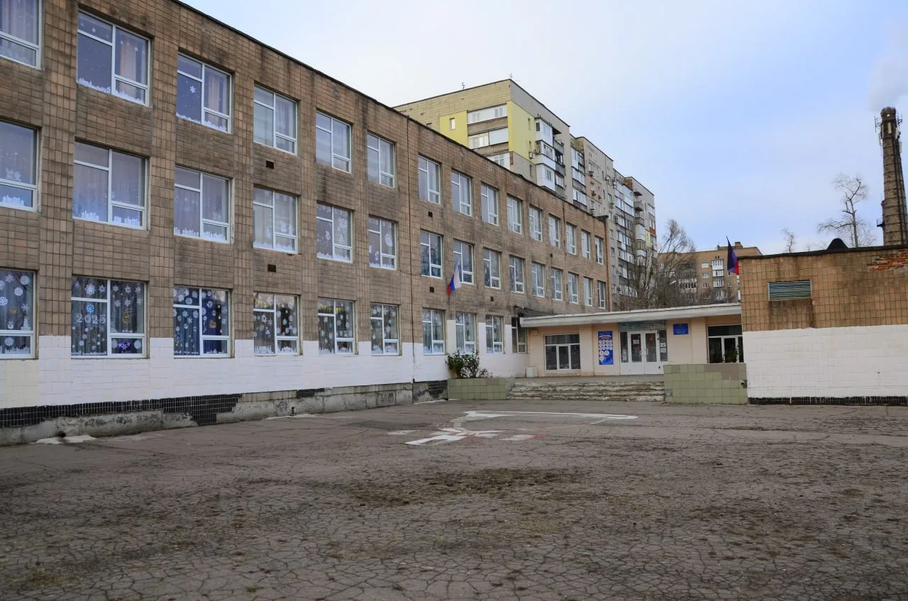 Сообщают об эвакуации детей из учебных заведений в Донецке