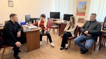 Председатель Старобешевского муниципального совета Донецкой Народной Республики Дмитрий Блинов провел диалог с представителями трудового коллектива Старобешевского территориального отдела, в ходе которой были обсуждены...