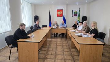 14 апреля члены Общественного совета Старобешевского муниципального округа Виктория Булатова и Юлия Остапова приняли участие в аппаратном совещании с руководителями структурных и территориальных подразделений Администрации...