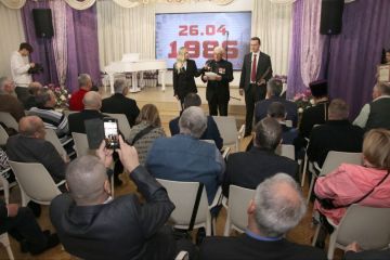 �������� ������ ������������ � �����������, ����������� 40-����� ���������� ����������� ������ �� ������������� ���