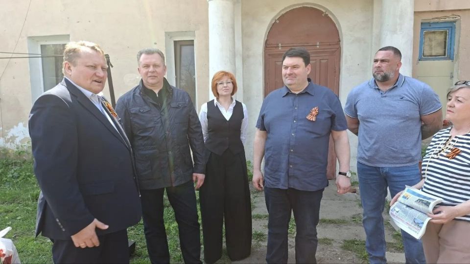 Валентин Левченко: Встреча с жителями улицы Путиловская роща: обсуждаем восстановление Киевского района и решение насущных проблем
