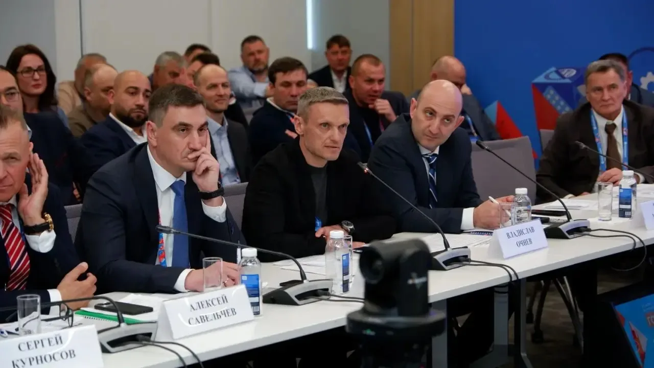 На встрече с Минстроем РФ и Минпромторгом РФ обсудили развитие отрасли строительных и нерудных материалов в Донецкой Народной Республике