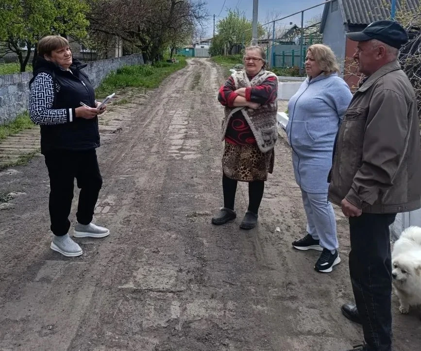 Спикер-активист Светлана Пархоменко провела встречу с жителями пгт Землянки по ул. Пионерская, 7