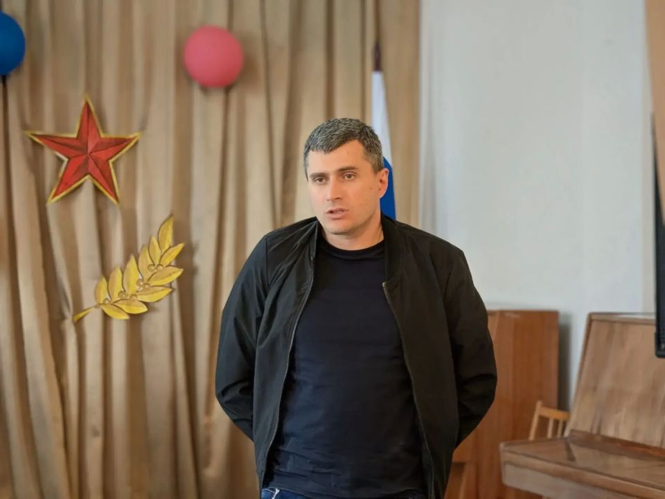 В Старобешево прошел «Банковский день»: всё о поддержке бизнеса, цифровом рубле и финграмотности