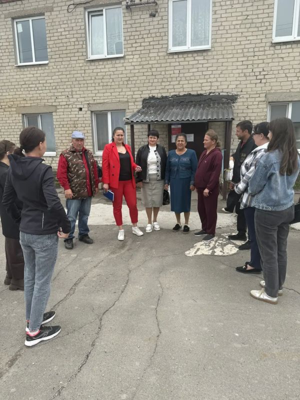 Сегодня депутат Тельмановского муниципального совета Мария Вагнер встретилась с жителями села Чермалык