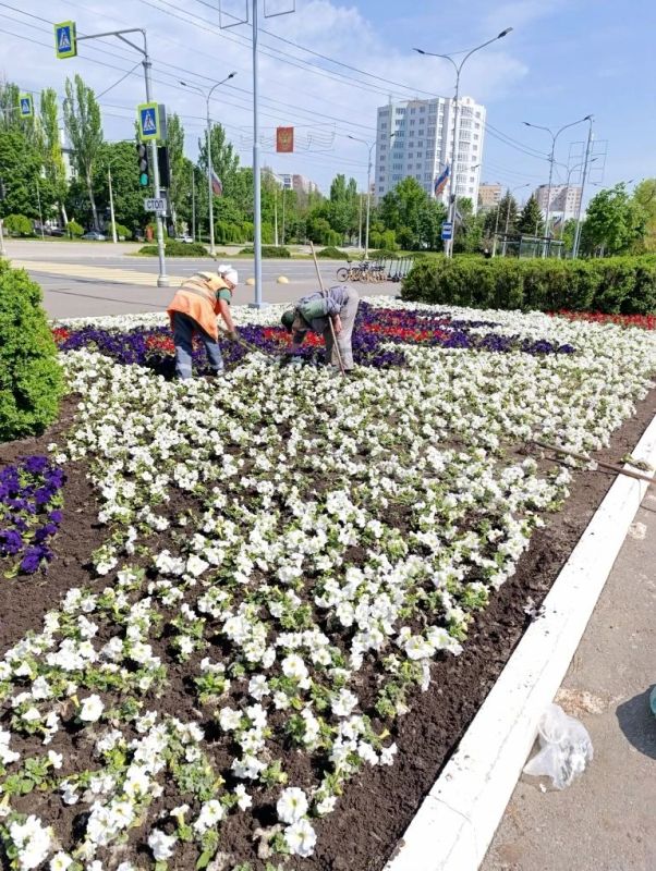 Продолжаем благоустраивать места общего пользования и формировать комфортную городскую среду для мариупольцев