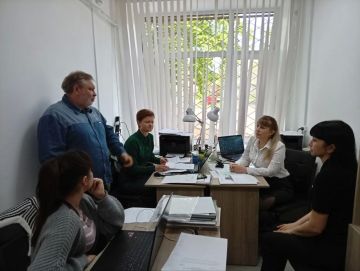 В Тельмановском муниципальном совете прошла встреча депутата от Коммунистической партии Российской Федерации Олега Николаевича Егорова с сотрудниками