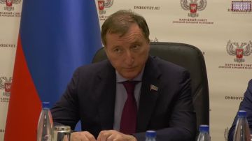 Донецкую Народную Республику посетила делегация депутатов Народного Собрания Республики Дагестан во главе с председателем парламента Зауром Аскендеровым
