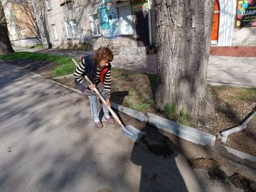 Активисты ПО «Единой России» 1181 привели в порядок территорию Соцгородка