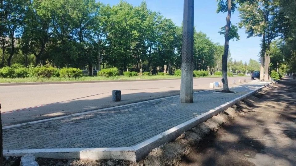 Возле Горловского театра кукол преобразилась парковка