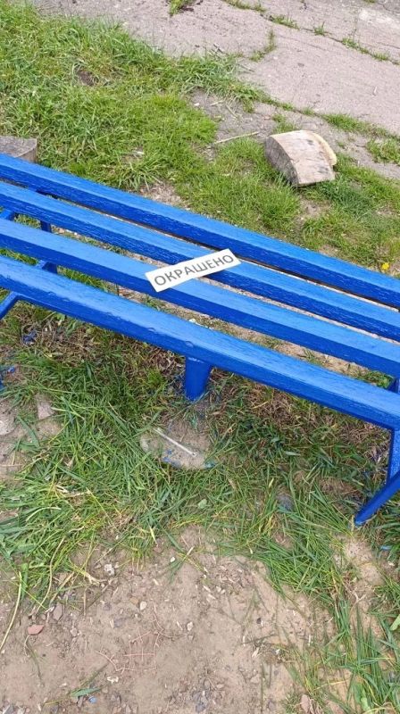 В Снежном продолжаются работы по благоустройству территорий общего пользования