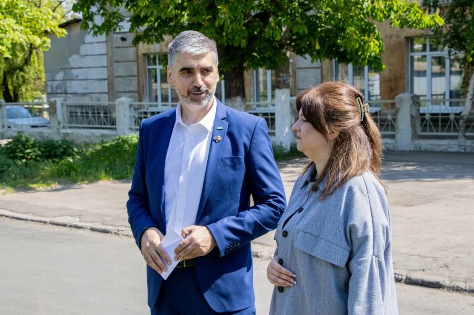 Заместитель Председателя Народного Совета ДНР Алексей Дорофеев провел встречу с трудовым коллективом школы №25 города Донецка