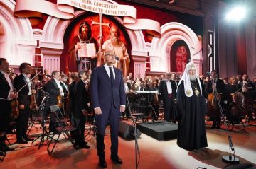 Патриарх Московский и всея Руси Кирилл и вице-премьер Дмитрий Чернышенко поздравили россиян с Днем славянской письменности