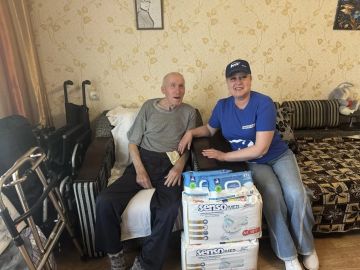 В рамках благотворительной акции «Партия рядом» активисты партии «Единая Россия» провели адресную выдачу гуманитарной помощи