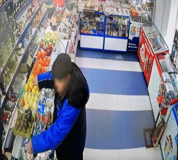 Полицейские задержали мужчину за кражу товаров из магазина