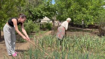 "Забота рядом": МБУ «Бугасский СДК» помогает пожилым людям!