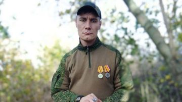 «На войне хочется писать о мире»: как поэт из Санкт-Петербурга уехал на СВО и стал штурмовиком