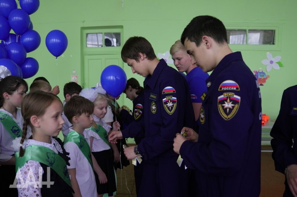«Шанс» на жизнь: макеевские школьники принесли клятву спасателей