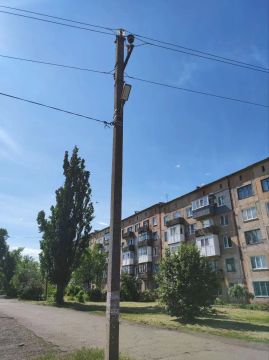 В Снежном продолжаются работы по восстановлению наружного освещения