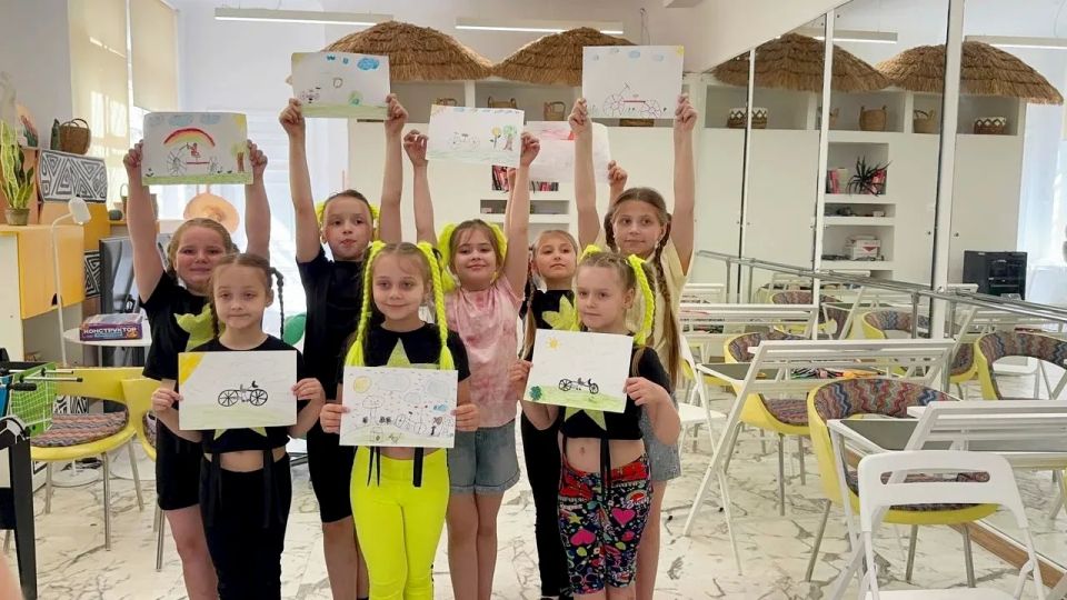 В городе Комсомольское прошло мероприятие "Весёлое колесо"