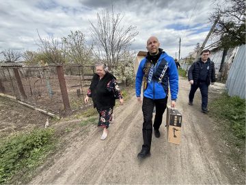 Дорожно-строительное управление Пуровского района ЯНАО передали помощь семье из Владимировки Волновахского округа