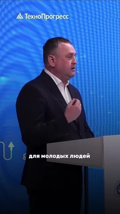 Владислав Васильев: Я всегда говорю молодым сотрудникам: не нужно торопиться перескакивать карьерные ступени