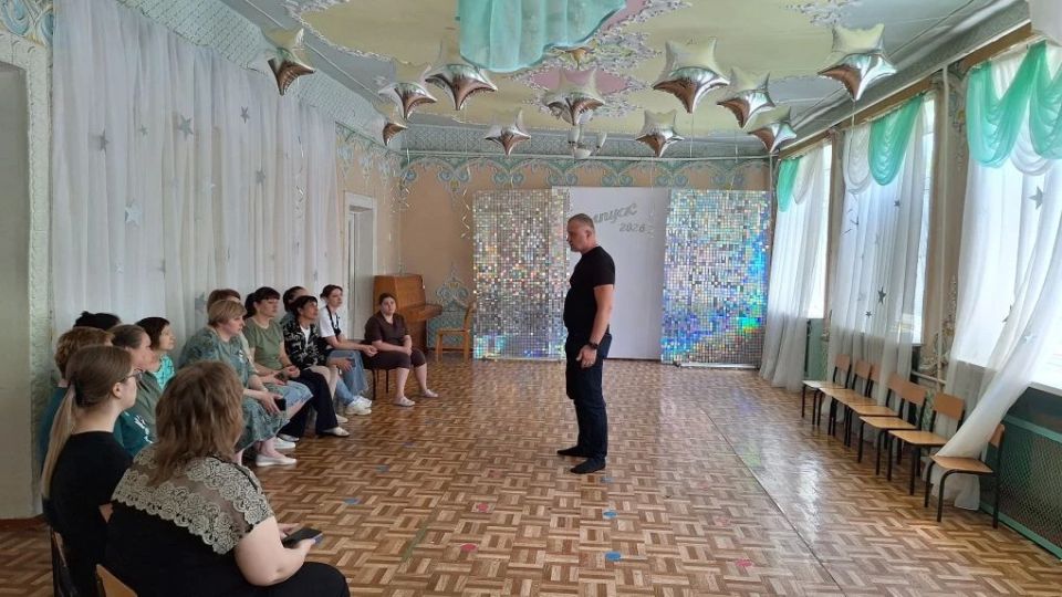 Депутат Александр Шевлюгин обсудил актуальные вопросы с коллективом детского сада "Ромашка"