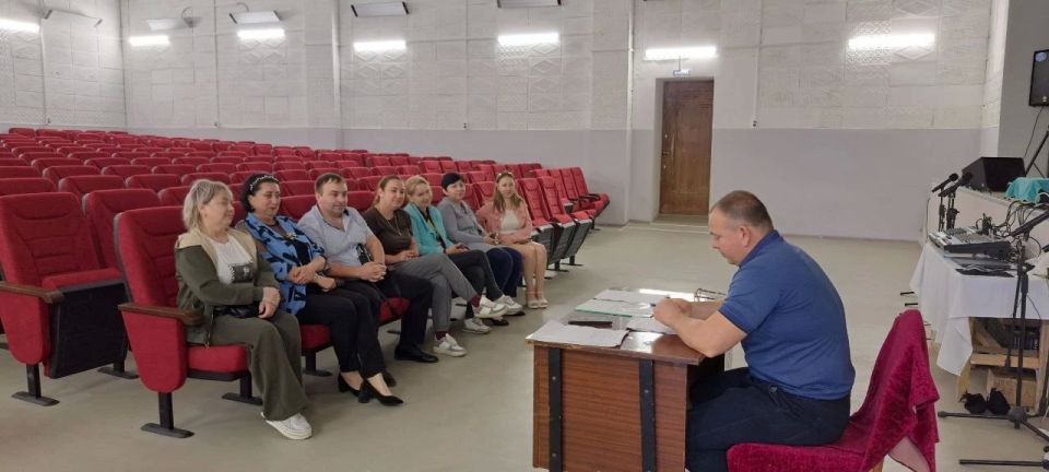 Депутат Тельмановского муниципального совета Александр Хайтулов встретился с коллективом МБУ «Гранитненский СДК»