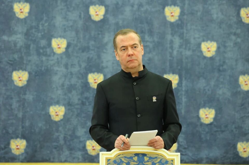 Медведев: евроимпотентам стоит заткнуться на тему упавшего в Румынии БПЛА