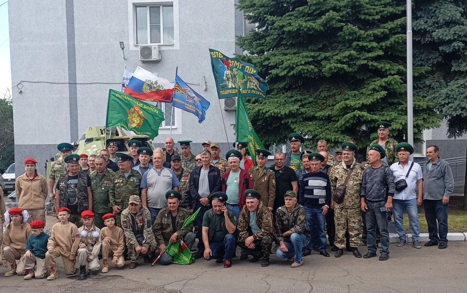 В Снежном отметили День пограничника