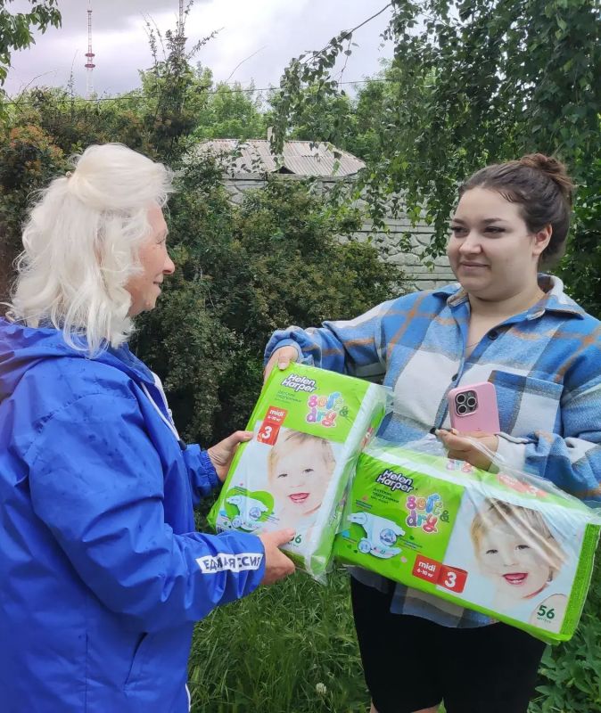Партийцы Ленинского внутригородского района г.о. Донецк приняли участие в акции «Маленькие добрые дела»