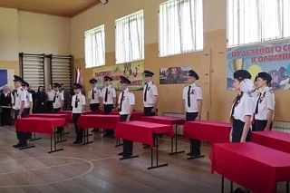 В Донецкой кадетской школе-интернате открыли 12 «Парт Героя»