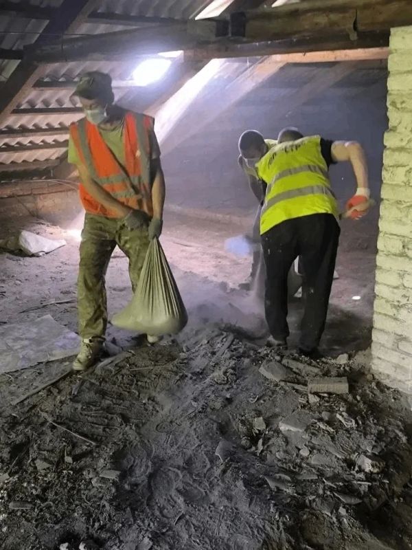 Нижегородские подрядчики отремонтируют крышу еще одного жилого дома в Иловайске