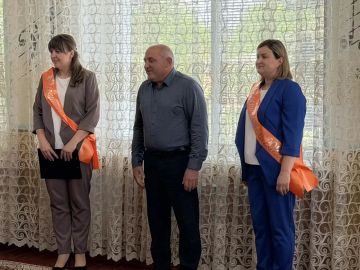 «Ягодка» провожает выпускников: счастливой дороги в страну знаний!