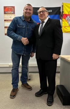 Андрей Крамар: Юбилей у нашего партийного соратника и надежного товарища: Богдану Сергеевичу Потаенкову – одному из тех высококлассных профессионалов, чьи обширные знания и неусыпные старания обеспечивают жителей Республики...