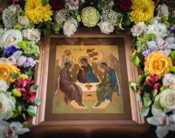 Артем Крамаренко: Поздравляю всех православных со светлым праздником Святой Троицы