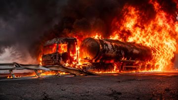 Всё, больше нельзя ждать! На Украине уже смакуют удары по "крымскому коридору". Сладков срочно призвал к жёстким мерам: "Иначе труба"